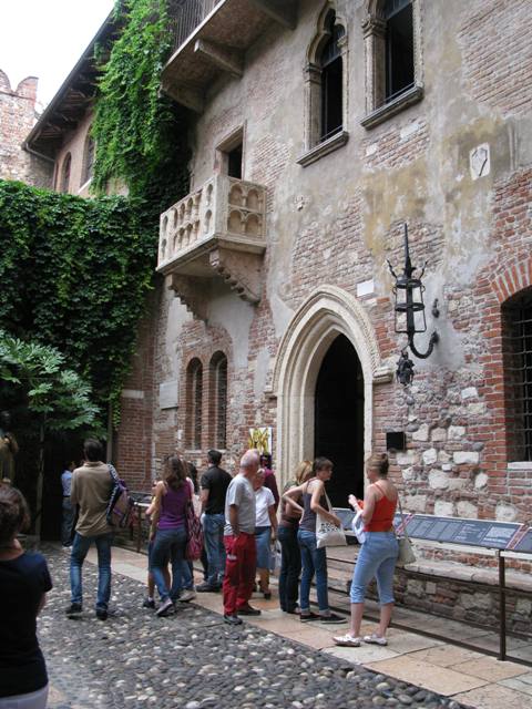 Juliet & Romeo, the Balcony